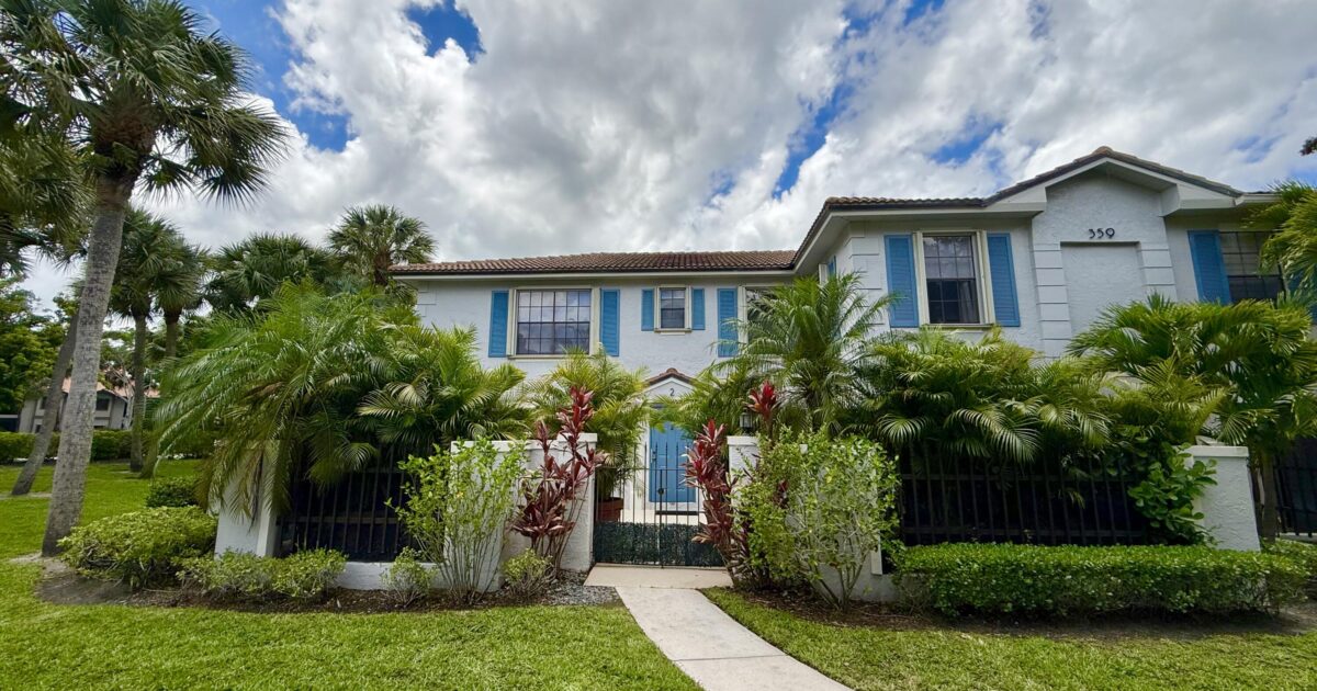 359 Prestwick Circle 2, Palm Beach Gardens, FL 33418
