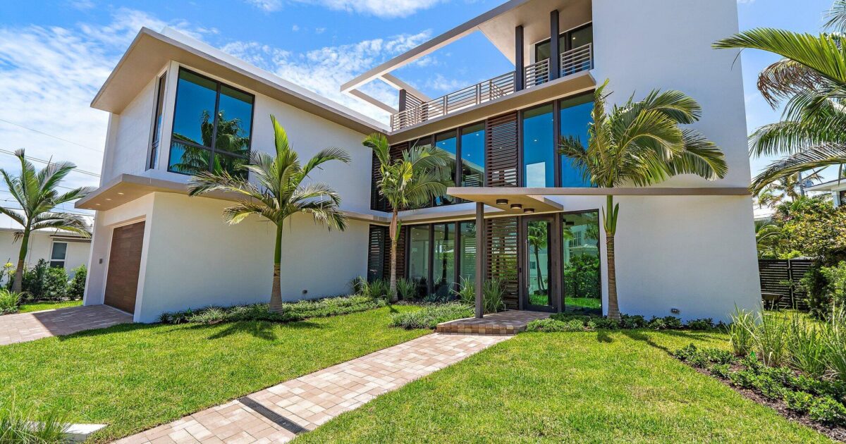 390 Jupiter Lane, Juno Beach, FL 33408