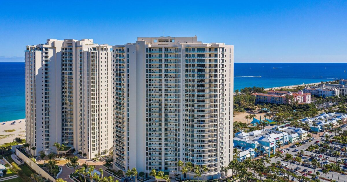 2700 N Ocean Drive Ph-1b, Singer Island, FL 33404