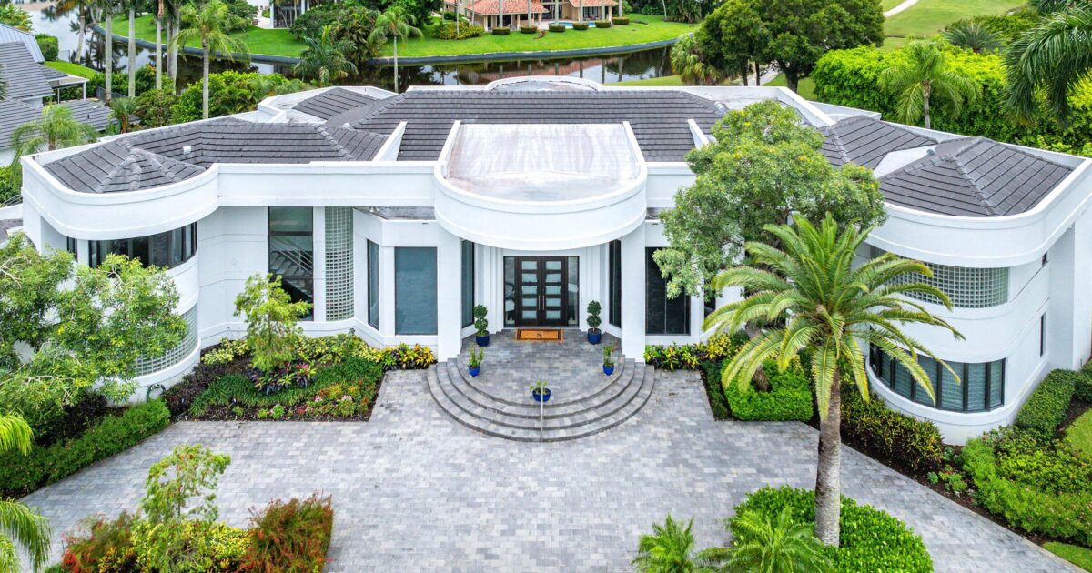 7027 Queenferry Circle, Boca Raton, FL 33496