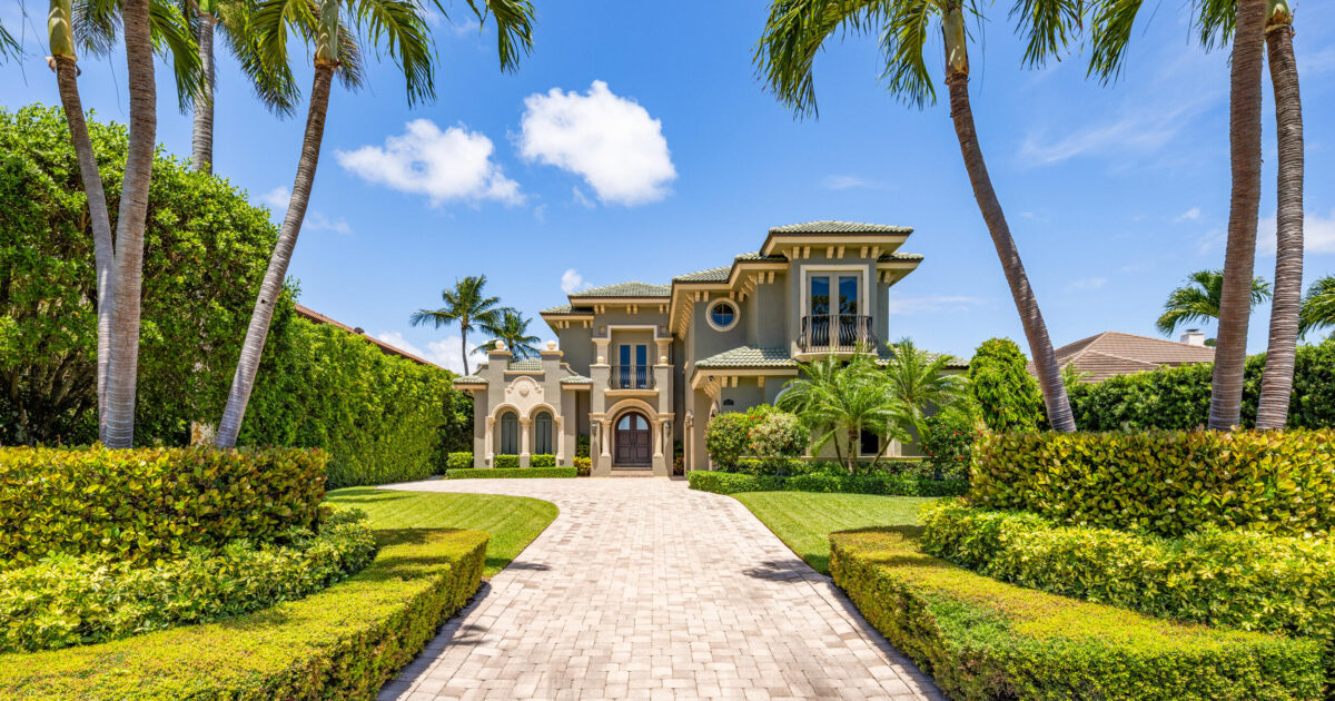 1207 N Atlantic Drive, Lantana, FL 33462