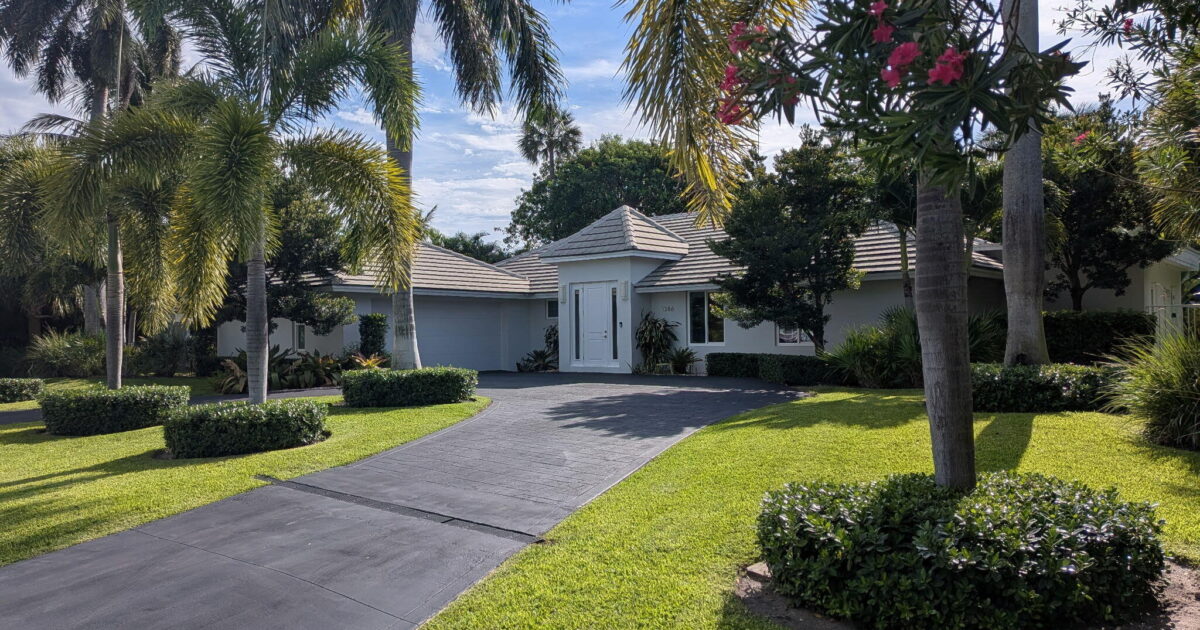 1386 S Atlantic Drive, Lantana, FL 33462