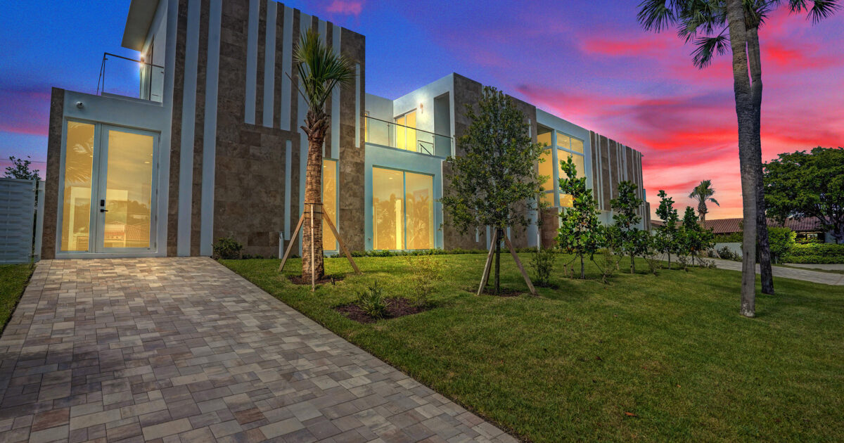 824 W Marbella Lane, Lantana, FL 33462
