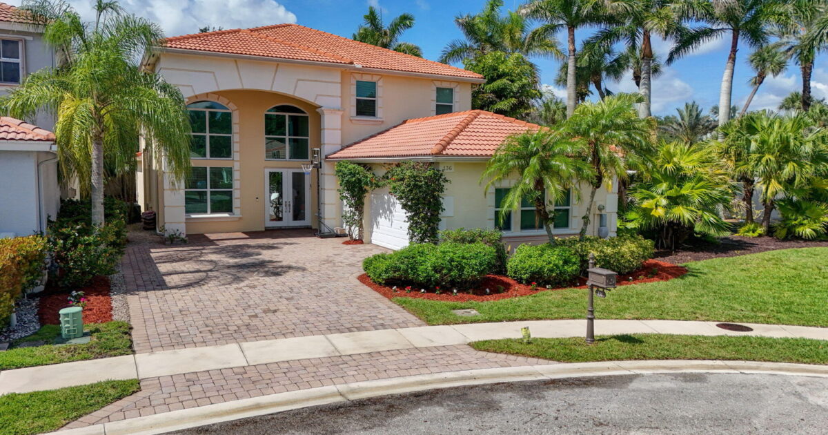 136 Casa Grande Court, Palm Beach Gardens, FL 33418