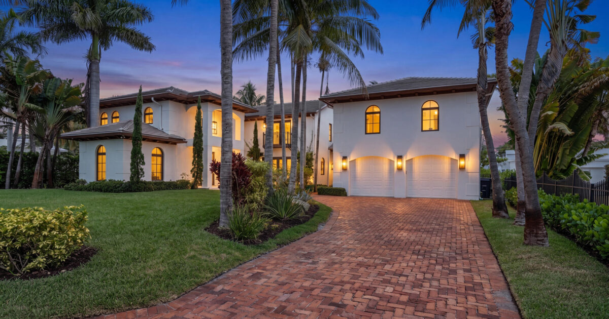 257 E Lakewood Road, West Palm Beach, FL 33405