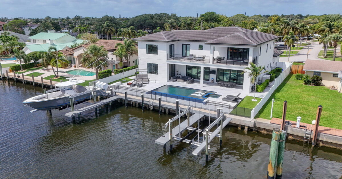 824 Shore Drive, North Palm Beach, FL 33408
