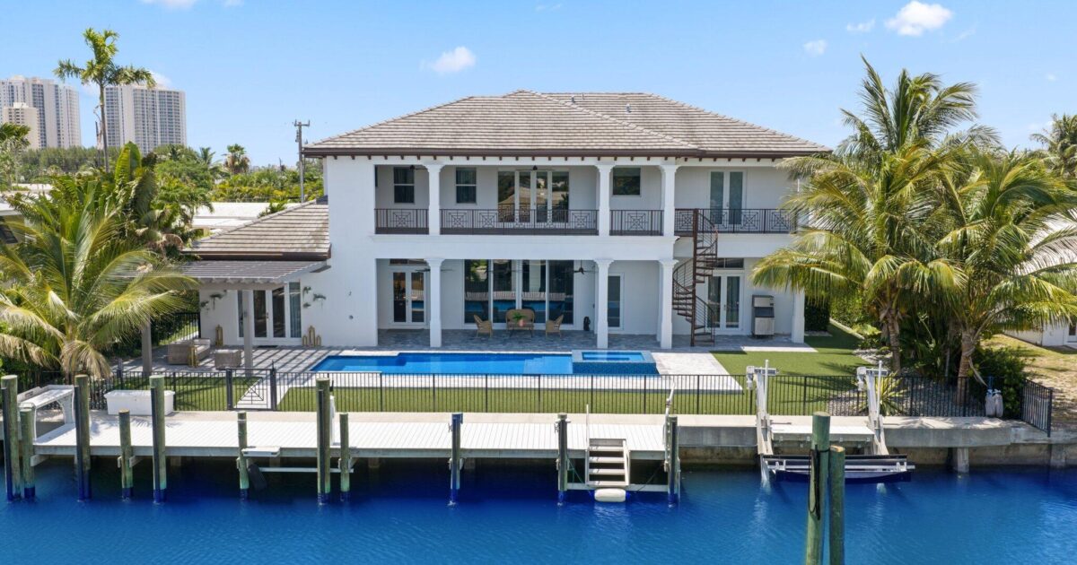 1200 Bimini Lane, Singer Island, FL 33404