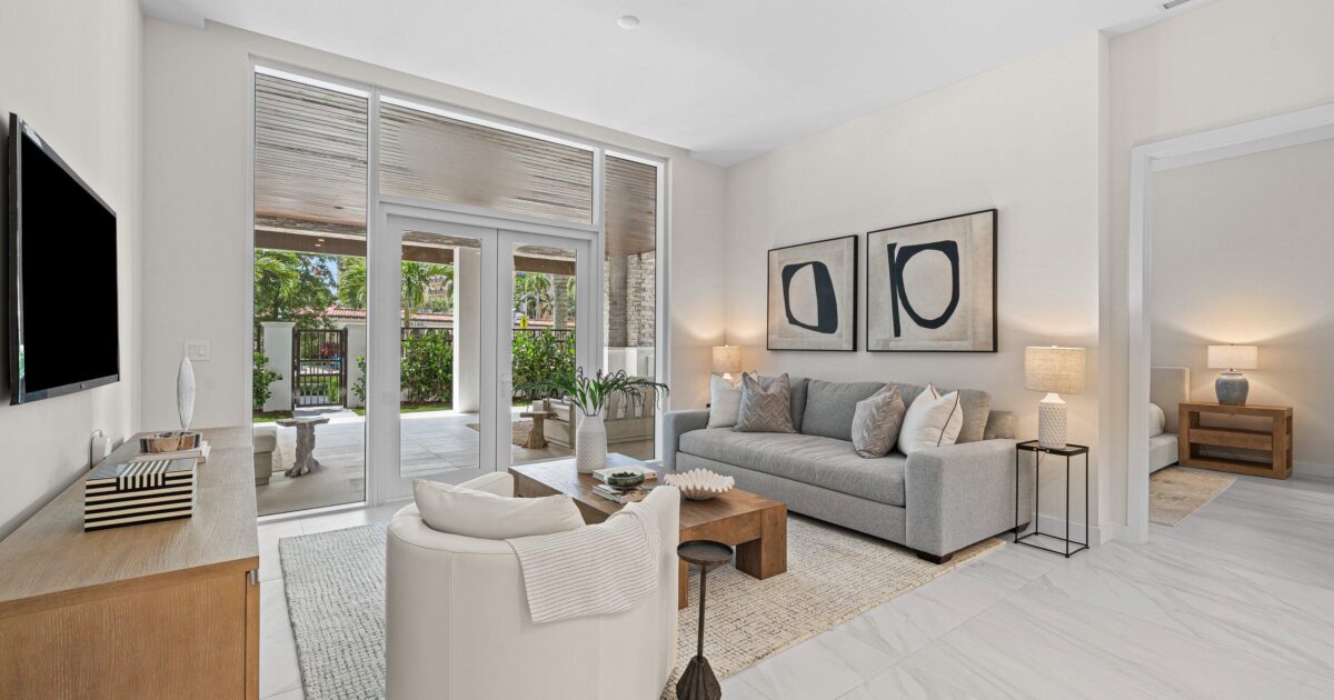 220 SE Mizner Boulevard 102, Boca Raton, FL 33432