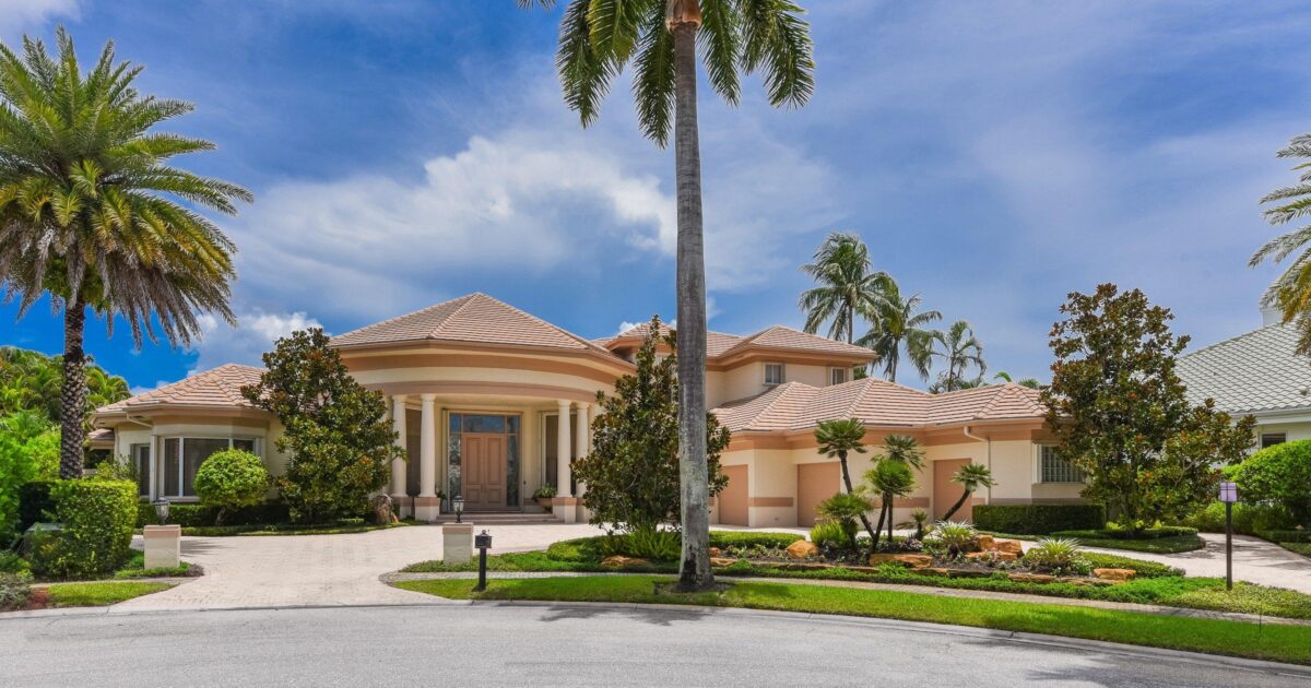 6949 Lake Estates Court, Boca Raton, FL 33496
