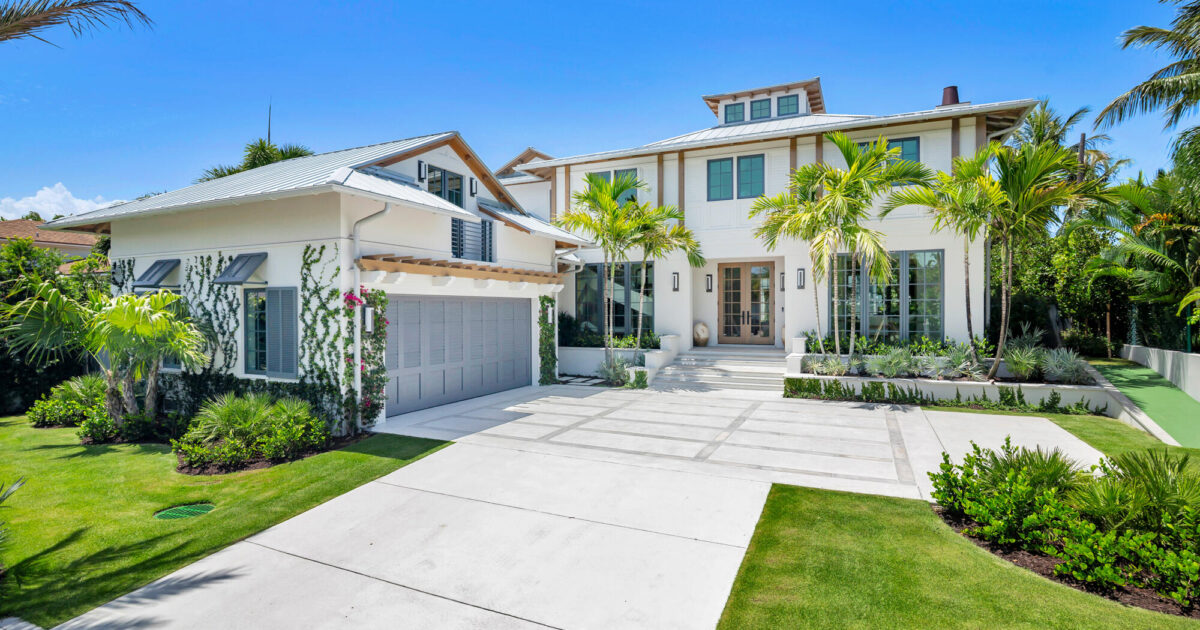 125 Worth Court N, West Palm Beach, FL 33405