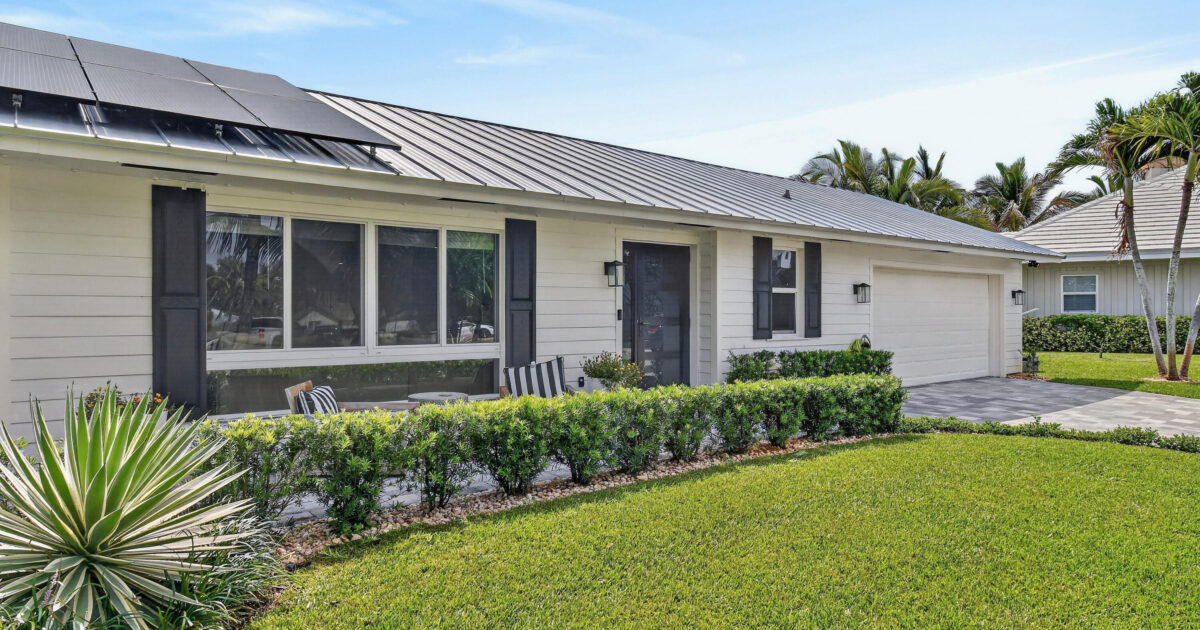 46 DOGWOOD Ridge, Tequesta, FL 33469