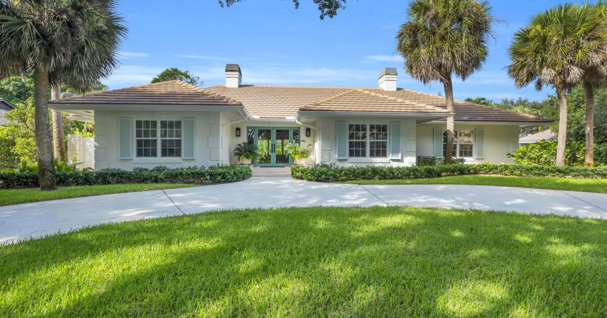 10410 SE Banyan Way, Tequesta, FL 33469