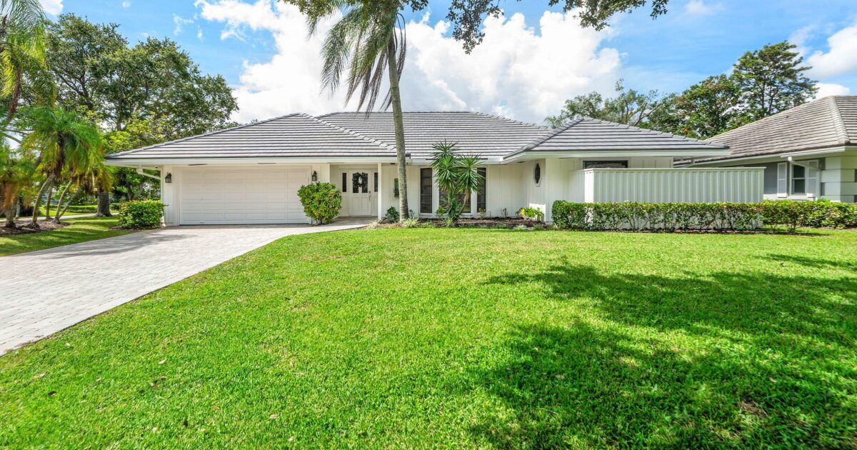 13 St Giles Road, Palm Beach Gardens, FL 33418