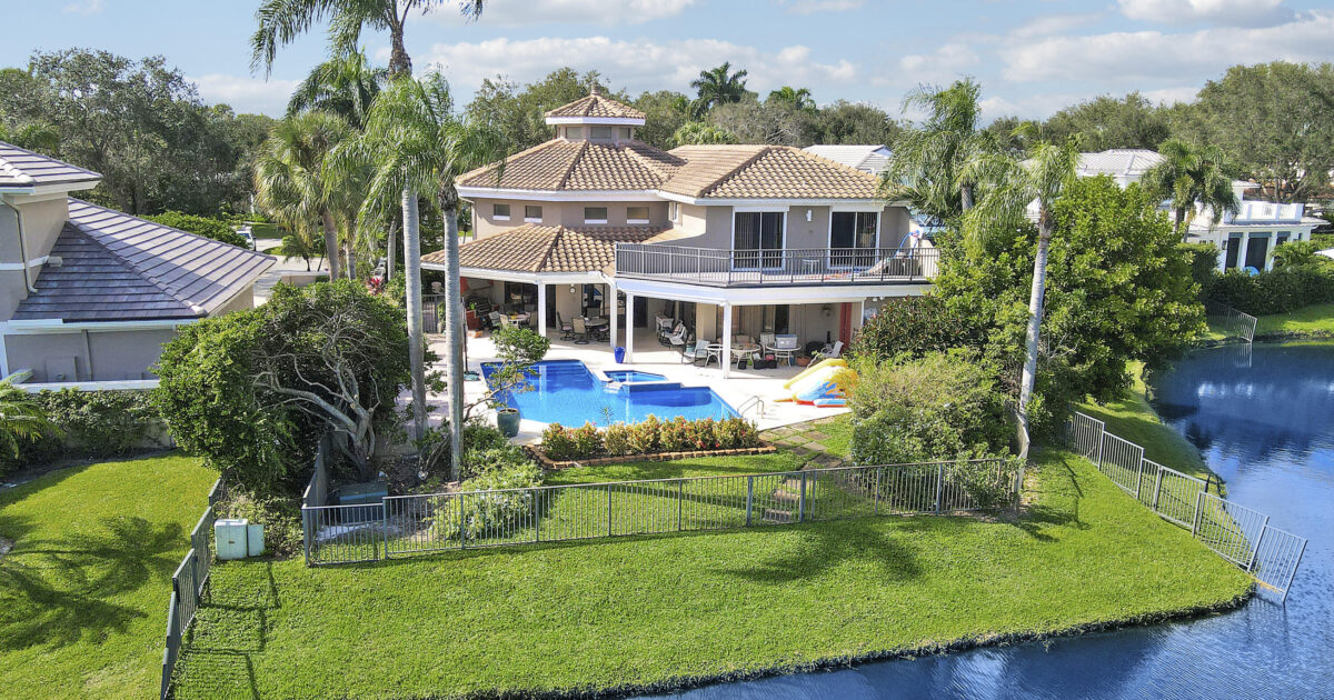 204 CHINOOK Lane, Jupiter, FL 33458