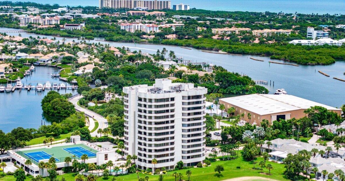 3322 Casseekey Island Road 504, Jupiter, FL 33477