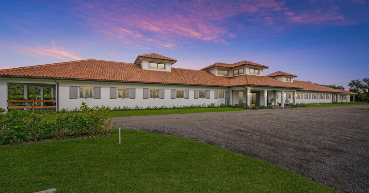 2984 Appaloosa Trail, Wellington, FL 33414