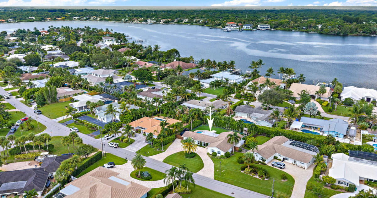 215 Golfview Drive, Tequesta, FL 33469