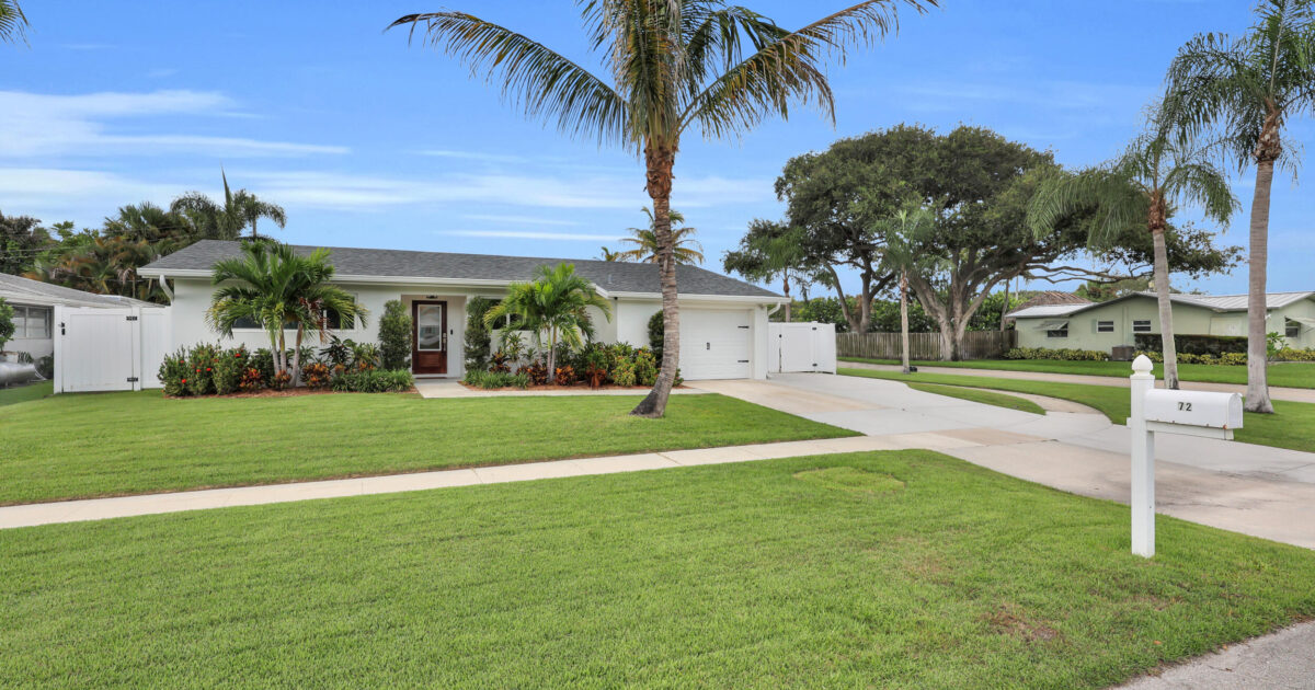 72 WILLOW Road, Tequesta, FL 33469