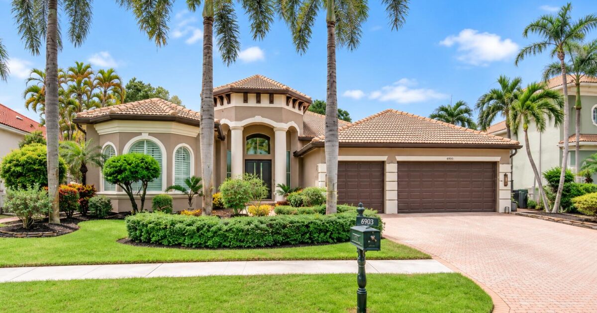 6903 Royal Orchid Circle, Delray Beach, FL 33446