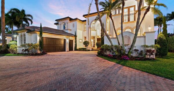 422 Savoie Drive, Palm Beach Gardens, FL 33410