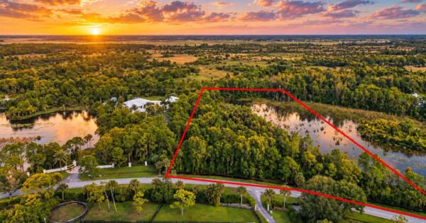 2524 SE Ranch Acres Circle, Jupiter, FL 33478