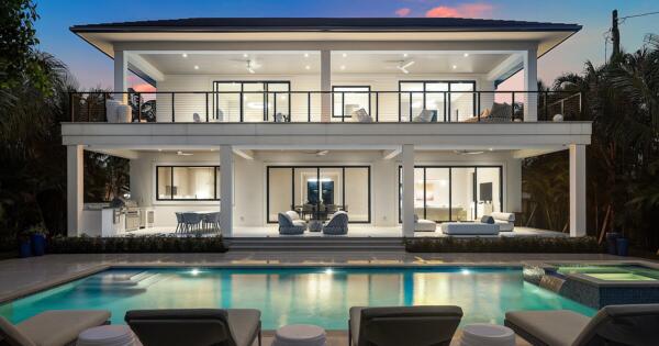 145 ALHAMBRA Place, West Palm Beach, FL 33405