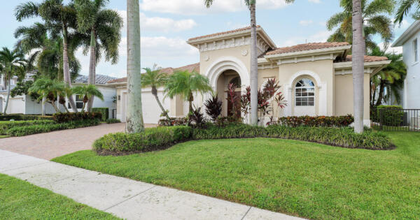 807 Floret Drive, Palm Beach Gardens, FL 33410