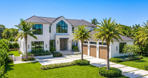 3 Hudson Avenue, Ocean Ridge, FL 33435