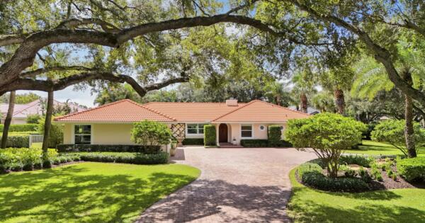18456 SE Heritage Oaks Lane, Tequesta, FL 33469