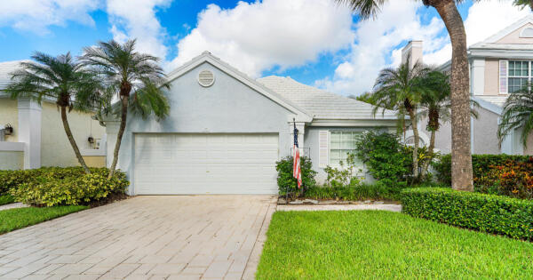 59 Dorchester Circle, Palm Beach Gardens, FL 33418